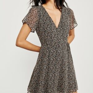 Abercrombie & Fitch Short Sleeve Tie Wrap Dress Floral XS NEW WITH TAGS floral